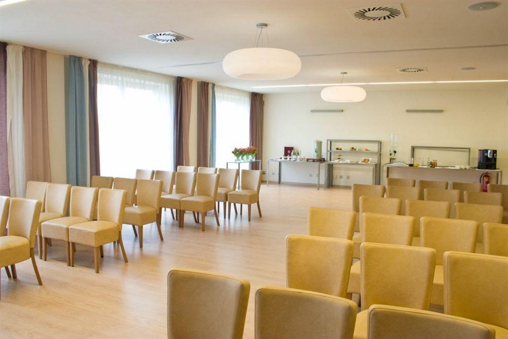 Modra Stodola Contactless Check-In Hotel Horomerice Exterior photo
